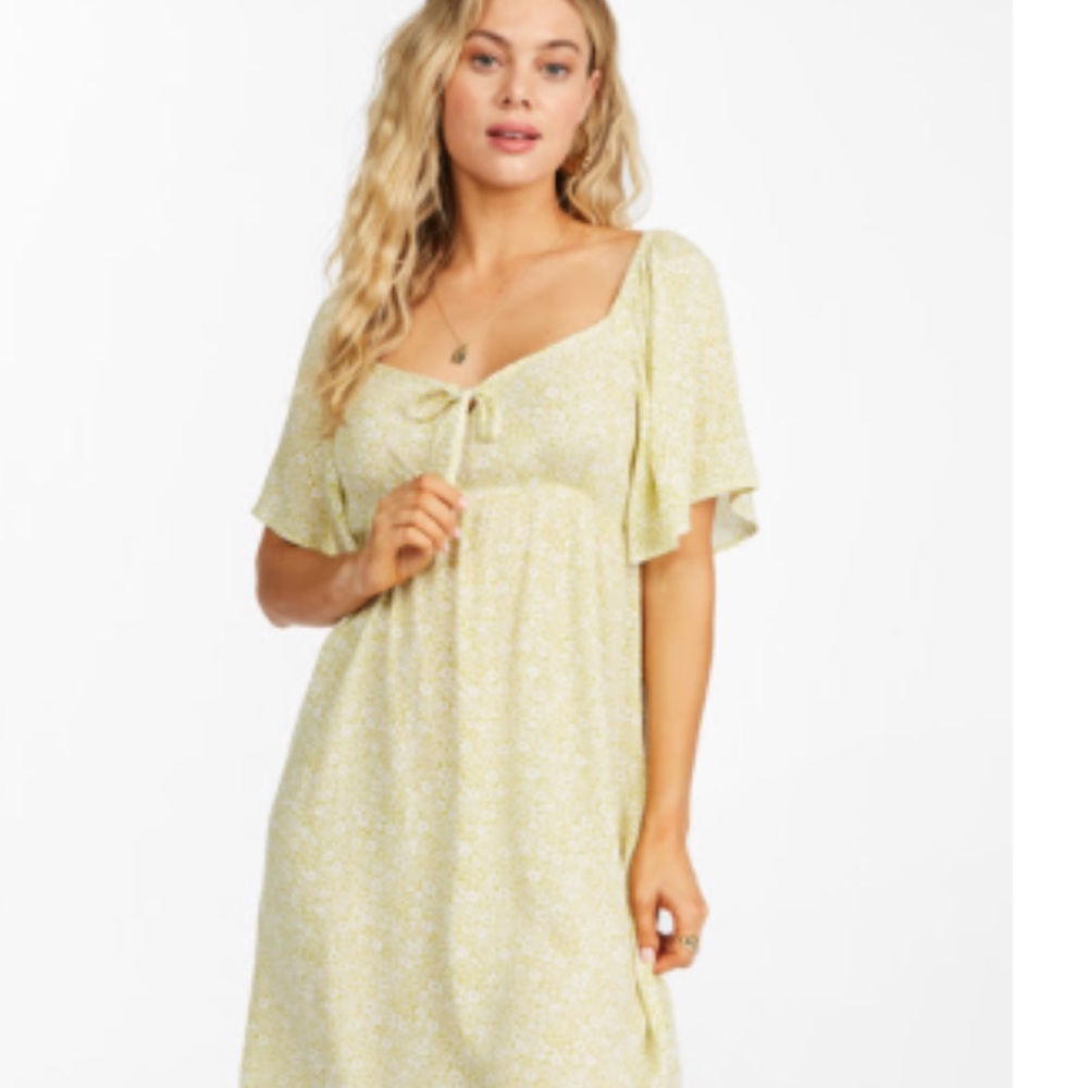 NEVER WORN! Billabong Green Buttoned Flutter Sleeve Sundress